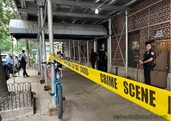 Initial Response and Crime Scene Investigation West 86th street stabbing in Manhattan