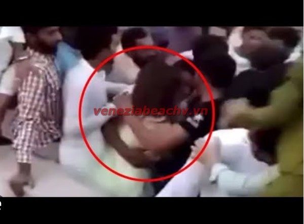 Ayesha Akram was attacked in Minar-e-Pakistan