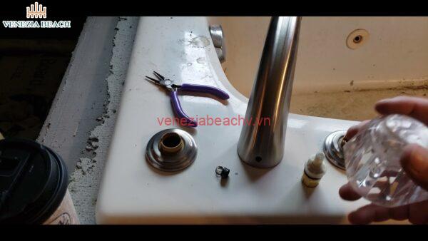 A Comprehensive Guide on How to Replace a Roman Tub Faucet with No Access Panel - Veneziabeachv.vn