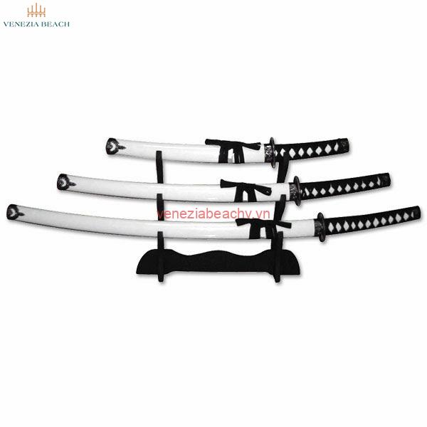 Section 3: Maintenance and Safety Tips for Katana Display